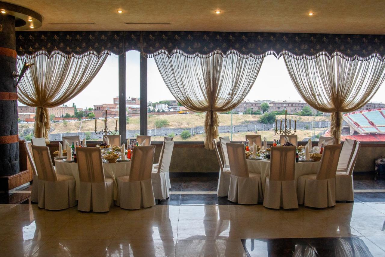 יירבאן Nor Dzoraberd Hotel Complex מראה חיצוני תמונה