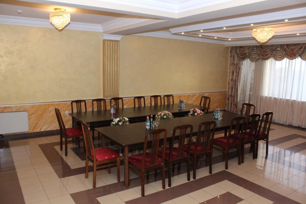 יירבאן Nor Dzoraberd Hotel Complex מראה חיצוני תמונה